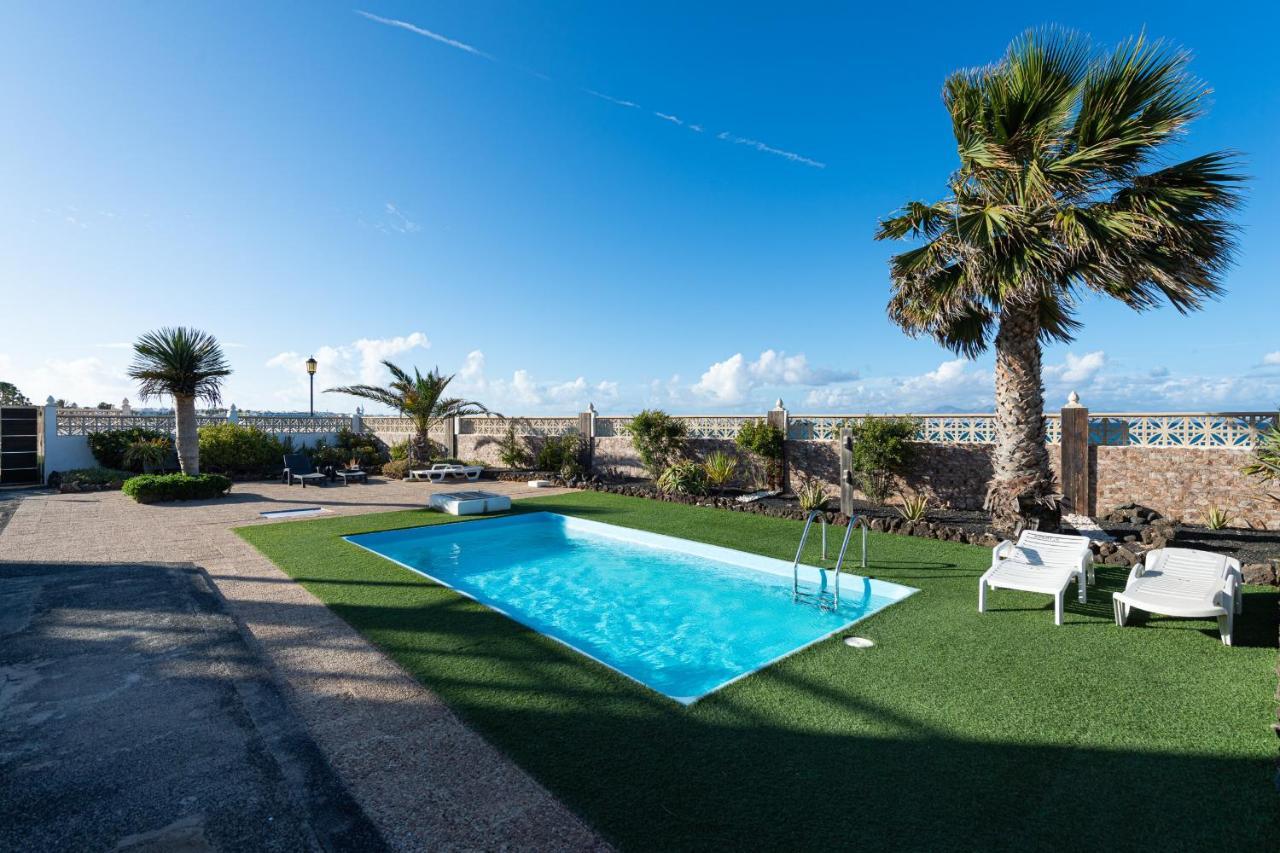 Homeforguest Apartment With Pool And Terrace 1 Min From The Beach Corralejo Exterior photo